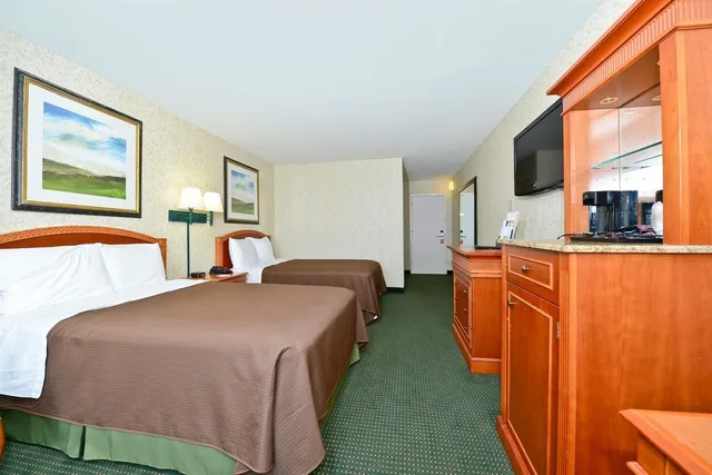 غرفة بسريرين مزدوجين، Americas Best Value Inn Baltimore 1/2