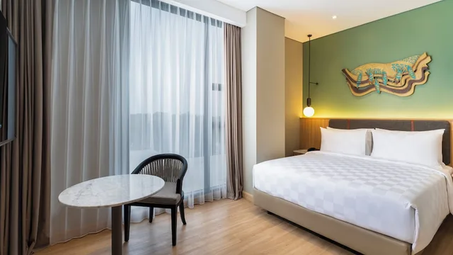 غرفة سوبيريور بسرير كوين، Swiss-Belinn Indramayu 1/3