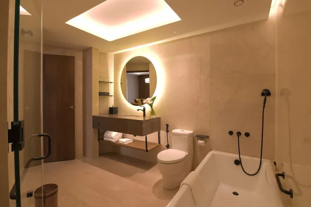 جناح جونيور بسرير كينج، Hotel Yak & Yeti 4/8