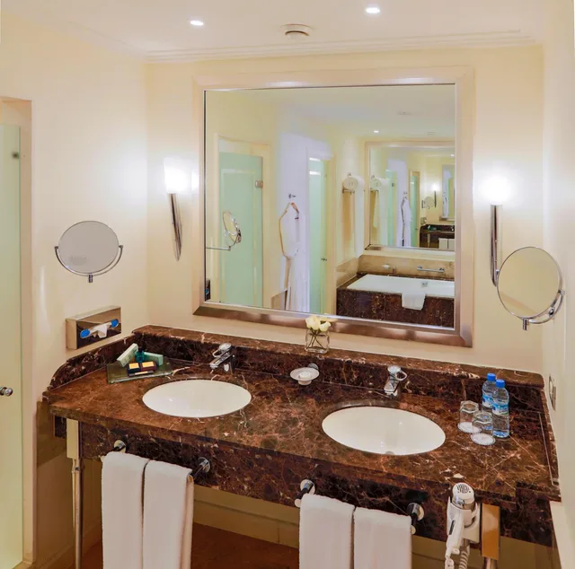 Senior, Suite, King Bed, L'Amphitrite Palace Resort & Spa 3/3