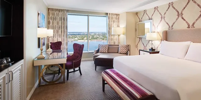 غرفة بسرير كينج، Harrah's New Orleans - A Caesars Rewards Destination 1/1