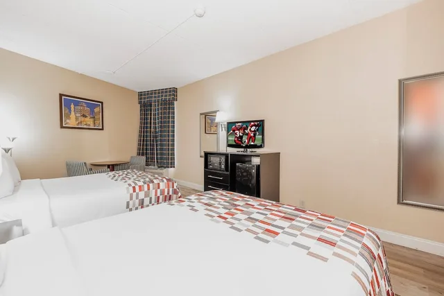 غرفة ديلوكس بسريرين كوين، Red Roof Inn and Suites Macon 4/7