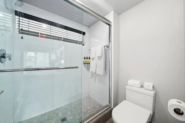 غرفة بسريرين، Riviera Suites South Beach 3/3