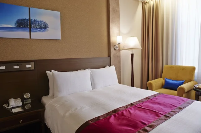 Standard, 2 Double Beds, Royal Chiayi Hotel 3/6