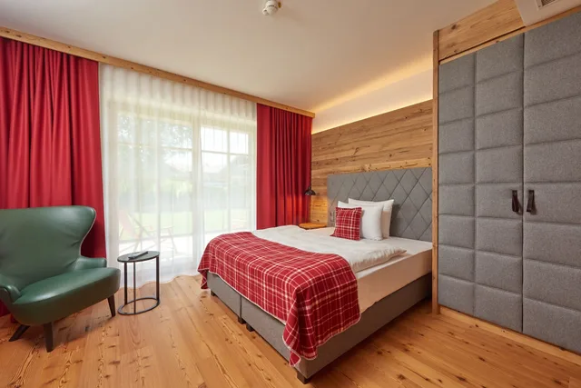 Comfort, Queen Bed, Golf Resort Achental 7/9