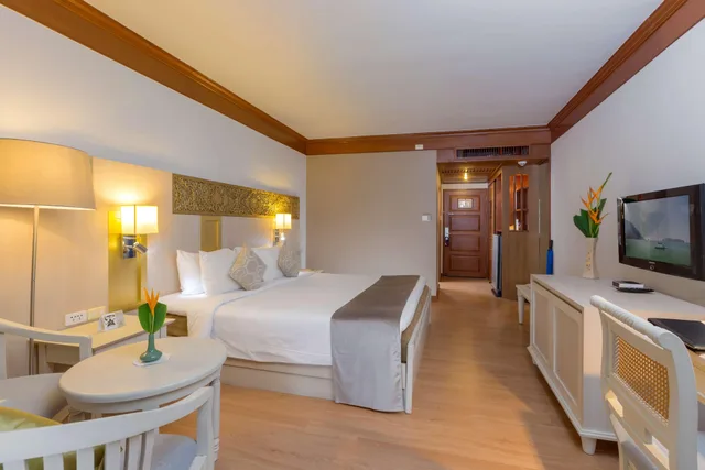 غرفة ديلوكس بسرير مزدوج بشرفة، Best Western Premier Bangtao Beach Resort & Spa 3/4