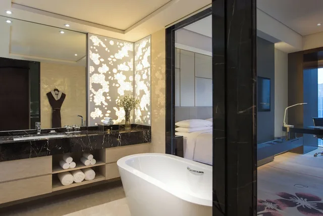 غرفة بسرير كينج، Renaissance Nanjing Olympic Centre Hotel 4/4