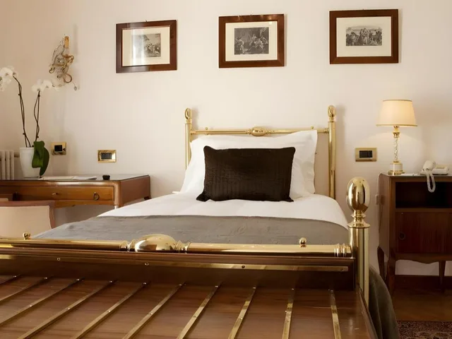 غرفة سوبيريور بسرير كينج بإطلالة على المدينة، Vittoria Hotel 7/10