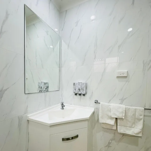 Executive, Suite, Sapphire City Motor Inn Inverell 7/8