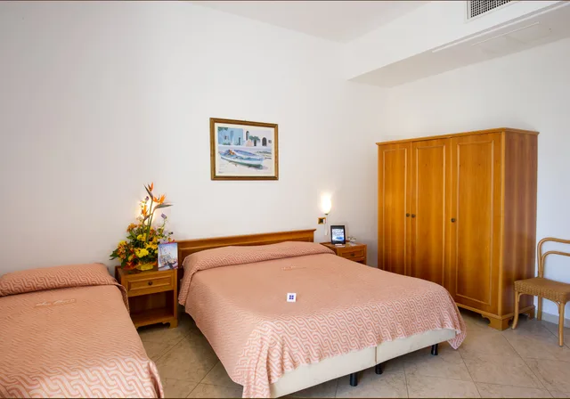 غرفة قياسية ثلاثية، Joli Park 3/5