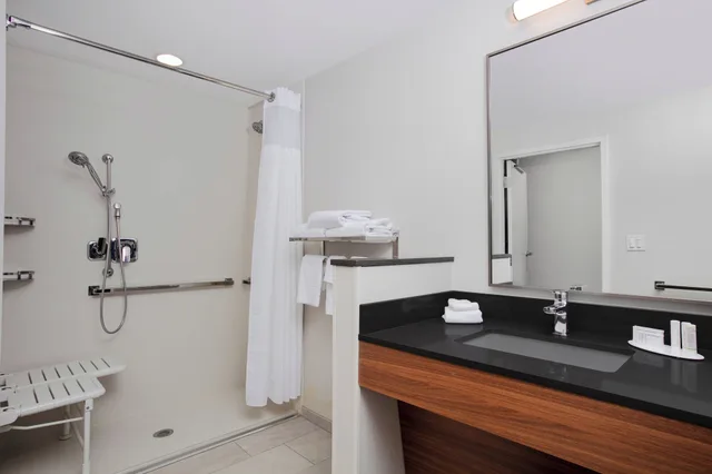 جناح تنفيذي بسرير كينج، Fairfield Inn & Suites by Marriott Lebanon near Expo Center 5/6