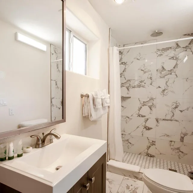 غرفة بسرير كينج وسريرين كينج، Hotel Aspen Flagstaff Grand Canyon Formerly Aspen Innsuites Flagstaff 9/9