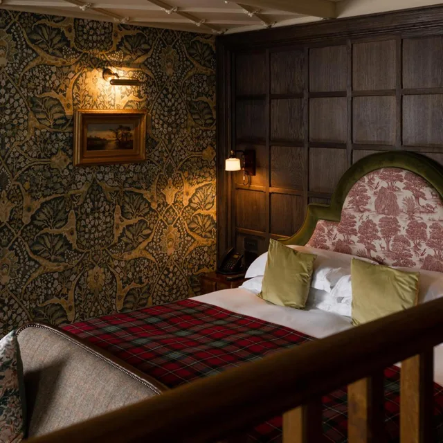 جناح جونيور، The Old Inn Crawfordsburn 1/5