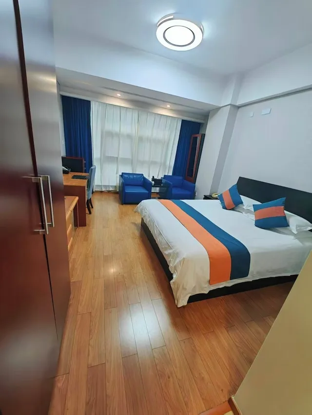 Business, Queen Bed, City View, East King Business Hotel 2/10