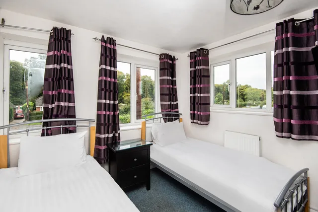 غرفة قياسية بسريرين منفصلين، OYO Chriss Motel 9/10