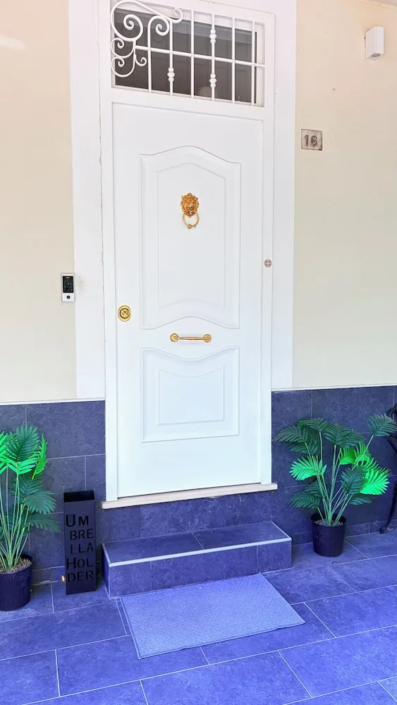 Villa Life، ميلان 10/50