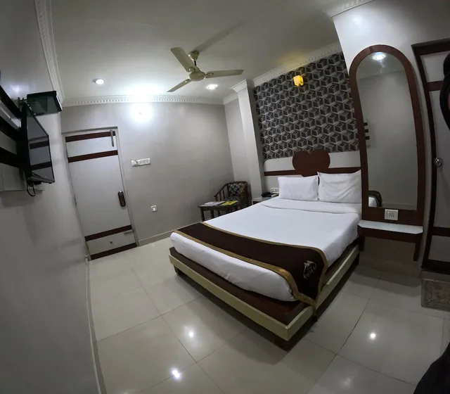 غرفة ديلوكس بسرير كينج، Hotel Corporate Inn 1/1