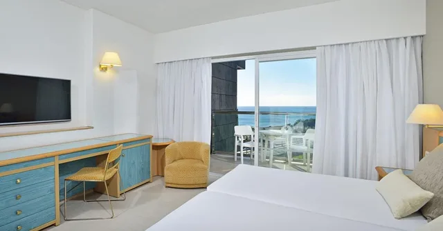 غرفة بسرير مزدوج بإطلالة على البحر، Sol Principe Hotel 1/1