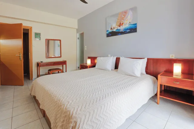 غرفة ديلوكس بسرير مزدوج أو سريرين منفصلين بإطلالة على الجبل، Ballas Apartments 1/5