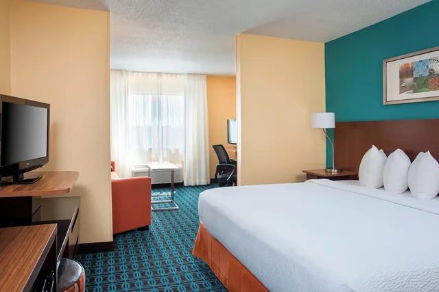 استوديو ديلوكس بسرير كينج مع أريكة لذوي الإعاقة، Fairfield Inn and Suites by Marriott Branson 1/1