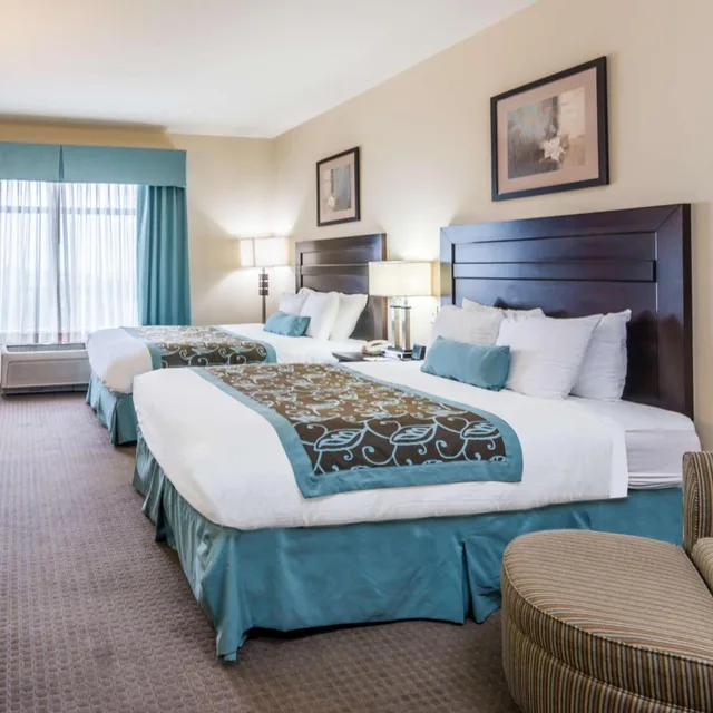 غرفة بسريرين كوين بحوض استحمام لذوي الإعاقة، Wingate by Wyndham New Braunfels 2/5