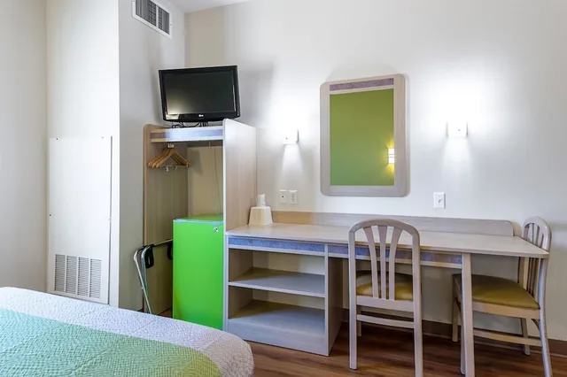 غرفة قياسية بسرير كوين لذوي الإعاقة، Motel6 Cedar City, UT 7/8