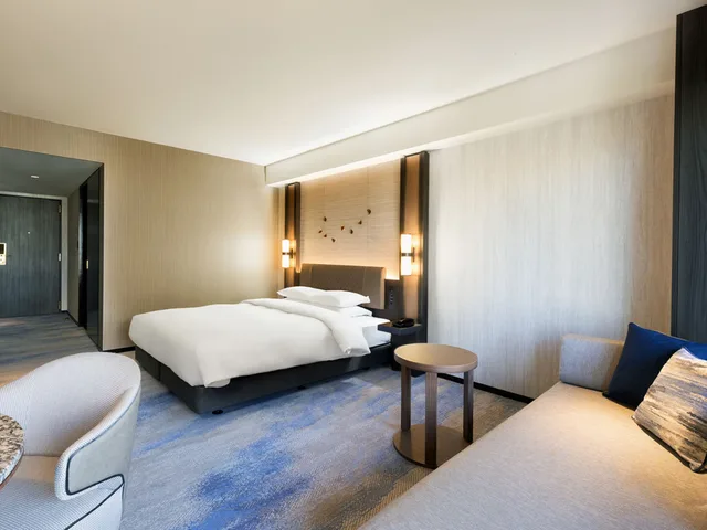 غرفة ديلوكس بسرير كينج بإطلالة على البحر، Grand Prince Hotel Osaka Bay 2/3