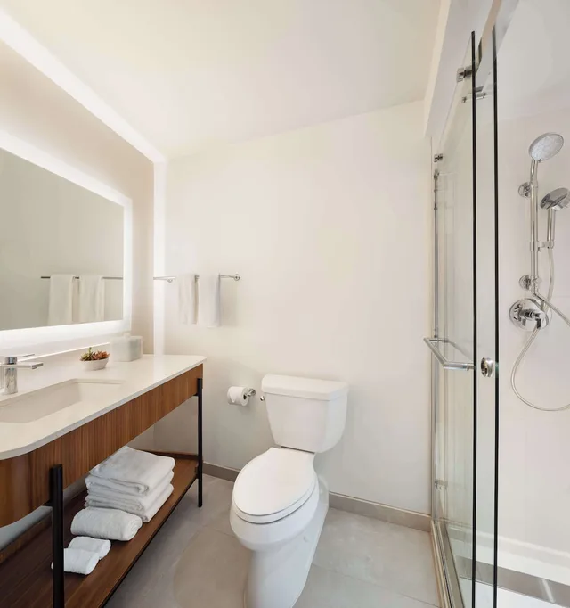 غرفة بسرير كينج بشرفة، Hyatt Regency New Brunswick 3/3