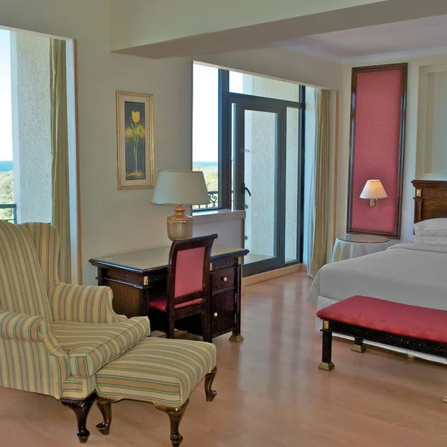 Hospitality, Suite, Queen Bed, Garden View, Balcony, High Floor، Sheraton Montazah Hotel 4/5