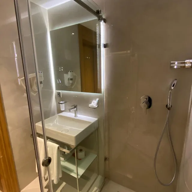 غرفة قياسية بسرير كينج، Lady Diana Hotel Istanbul 8/10
