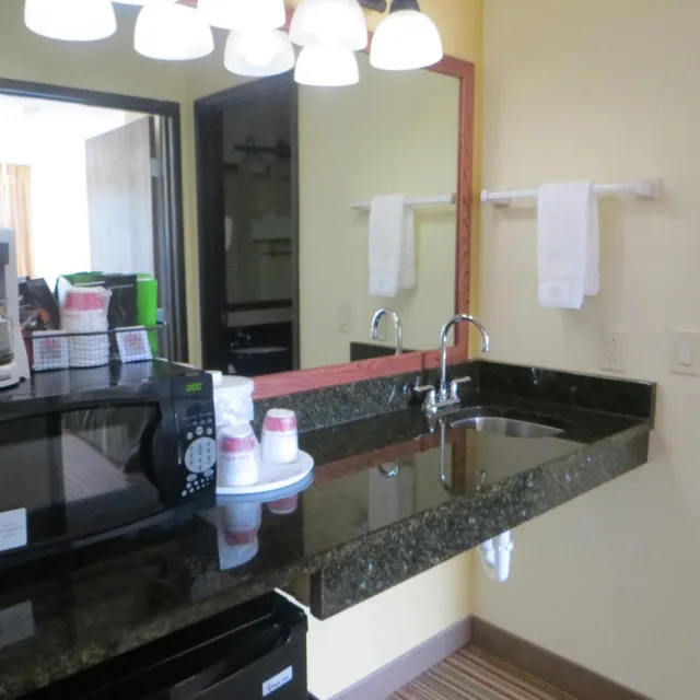 1 Bedroom, Suite, Ramada by Wyndham Wisconsin Dells 5/5