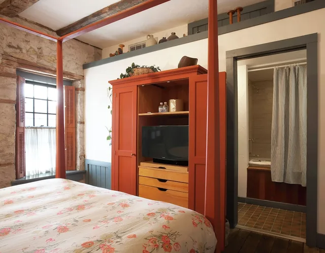 غرفة بسرير كوين بحوض جاكوزي، Washington House Inn 1/2