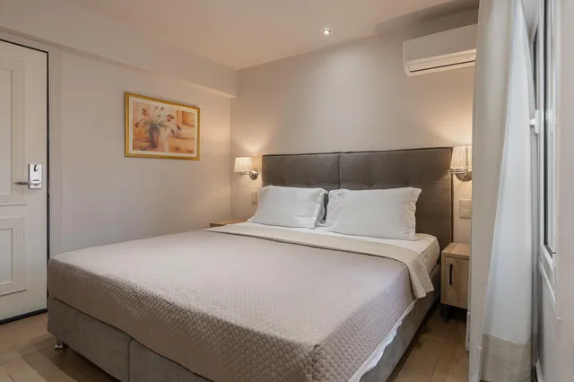 Economy, Piraeus City Hotel 1/1