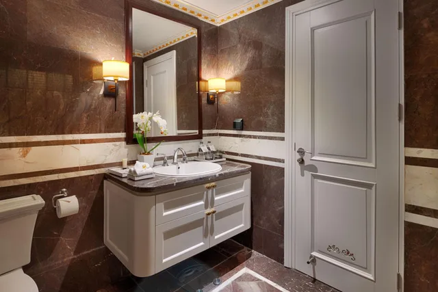 Deluxe, Queen Bed, Bay View، Flc Ha Long Bay Golf Club And Luxury Resort 9/10