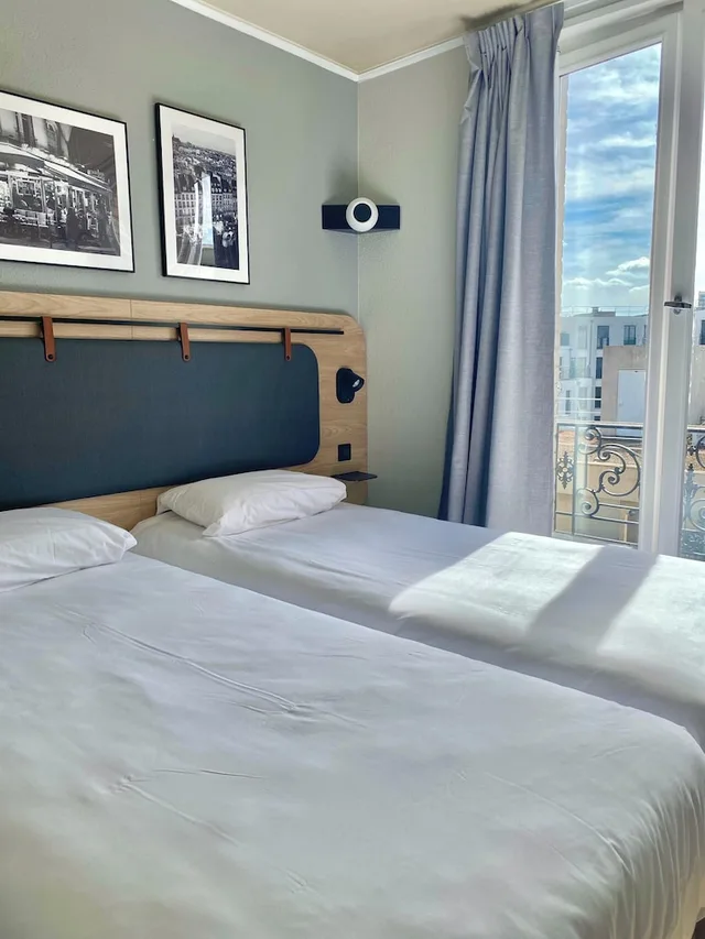 Standard, Twin Beds, Campanile Paris 15 - Tour Eiffel 3/6