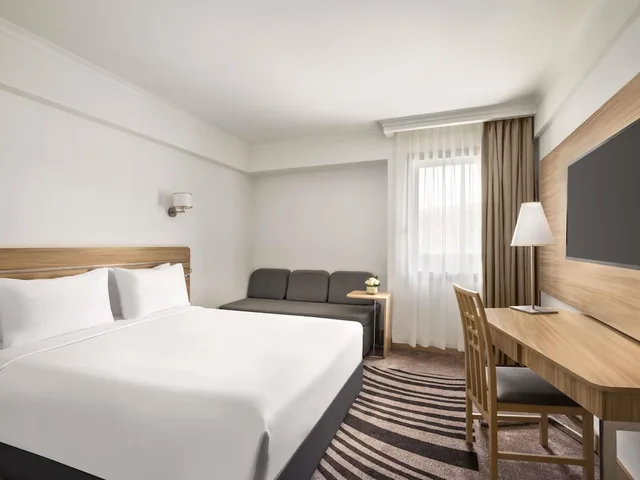 غرفة سوبيريور بسرير مزدوج وسريرين منفصلين، Novotel Cairo Airport 3/10