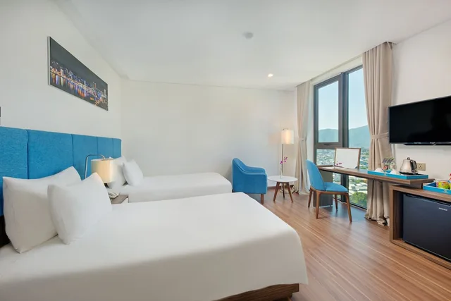 غرفة ديلوكس بسرير كينج بإطلالة جزئية على البحر، Grand Gold Hotel 1/5