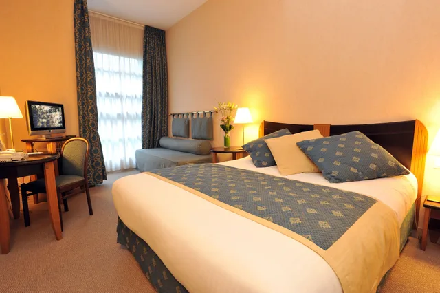 Superior, Queen Bed, Best Western Crequi Lyon Part Dieu 1/10