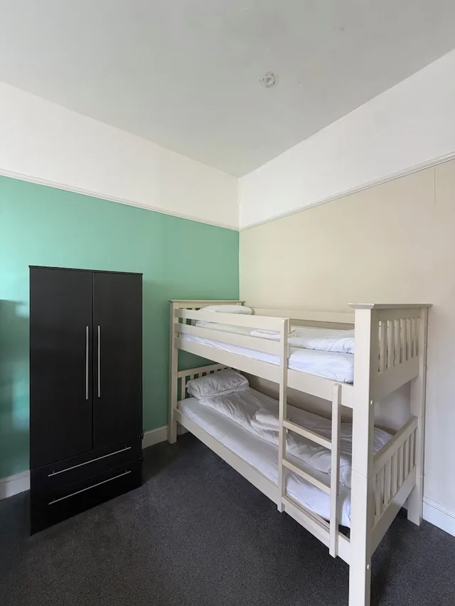 غرفة قياسية رباعية بأسرّة بطابقين، BRIGHTON HOTEL(FORMERLY BEST WESTERN BRIGHTON) 4/8