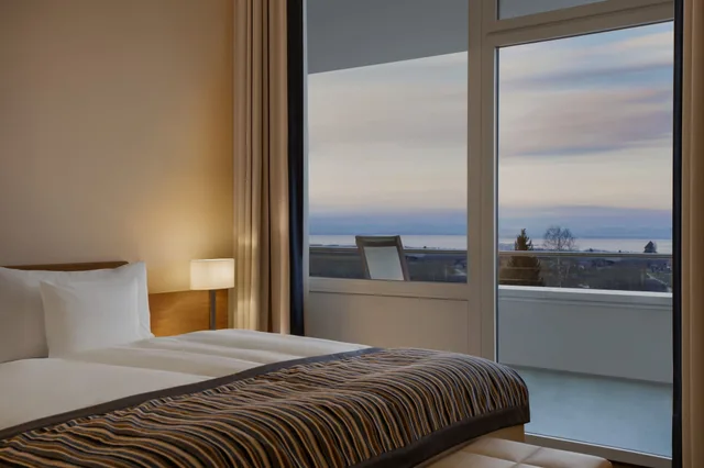 غرفة سوبيريور بسرير كينج بإطلالة على البحيرة، Oberwaid Hotel 1/3