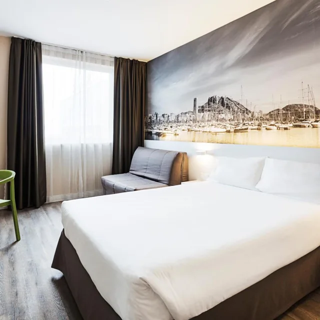 غرفة سوبيريور بسرير مزدوج، B&B HOTEL Alicante 1/9