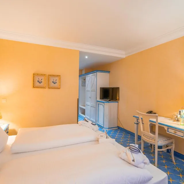 غرفة بسرير كينج بإطلالة على المدينة بشرفة، Rugard Thermal Strandhotel 7/10