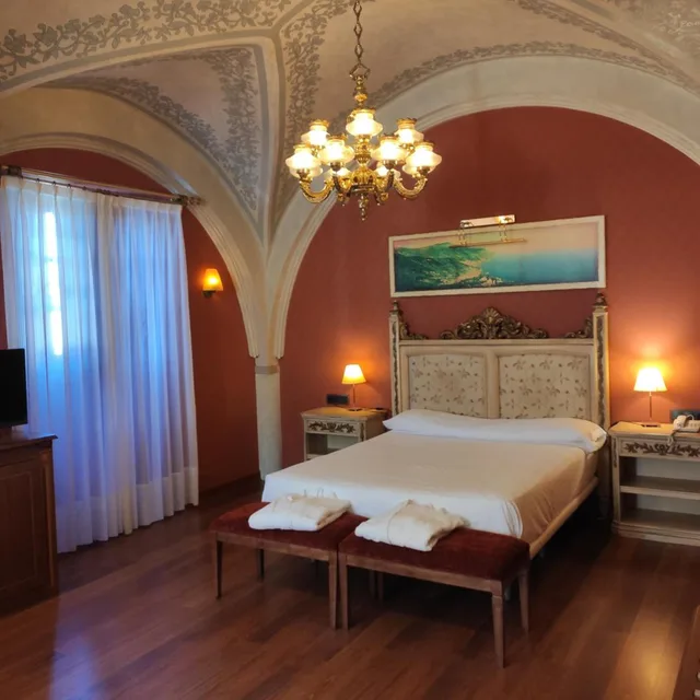 Deluxe, Double Bed, Sea View, Hotel Palacio De La Magdalena 1/3