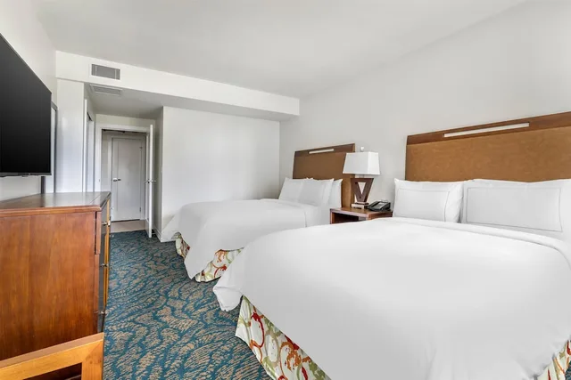 2 Bedrooms, Lagoon, Tower, Suite, Ocean View، Hilton Grand Vacations Club at Hilton Hawaiian Village 2/7