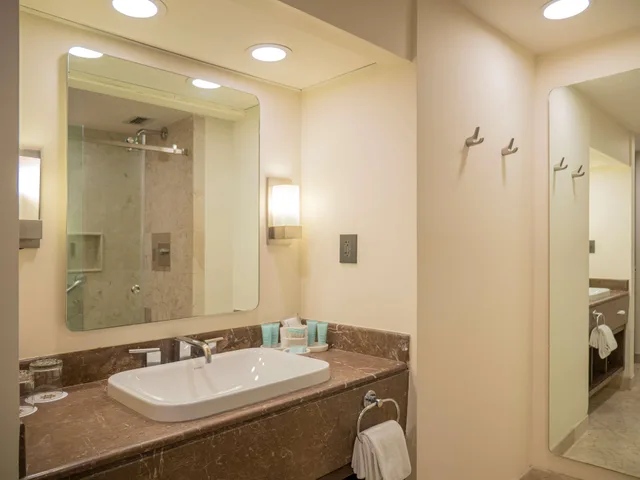 Junior Suite, 2 Double Beds, Executive Level، MS Milenium Monterrey Curio Collection by Hilton 4/5
