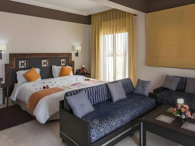 جناح بسرير كوين، Hotel Oasis and Spa 1/1