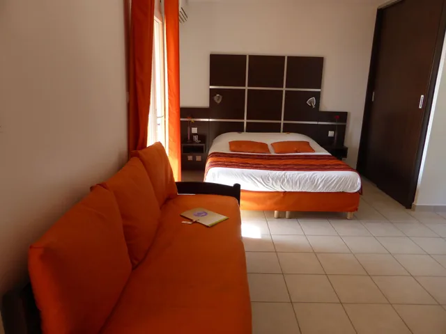 غرفة عائلية رباعية، The Originals City, Hotel Cote Sud, Marseille Est (Inter-Hotel) 2/6