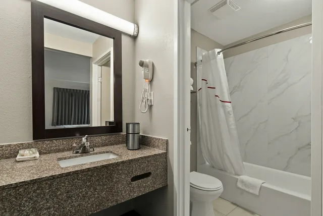 Standard, King Bed, Smoking, Red Roof Inn Suites Spartanburg I 85 2/2