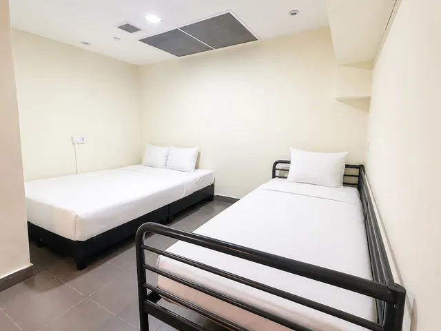 Family, Triple, 2 Bunk Beds, No Window, Sandpiper Hotel 4/10