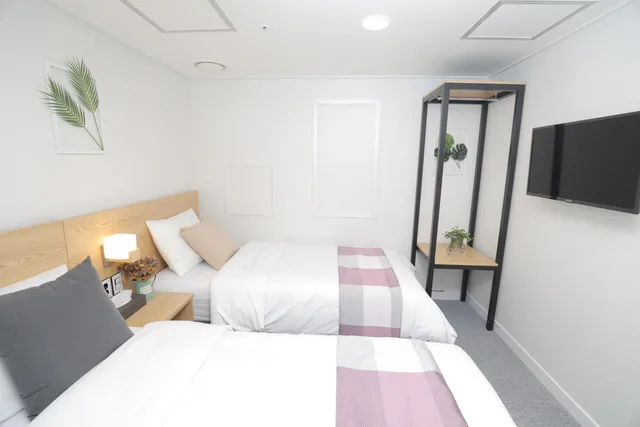 Family, No Window، LINE HOTEL MYEONGDONG 4/9